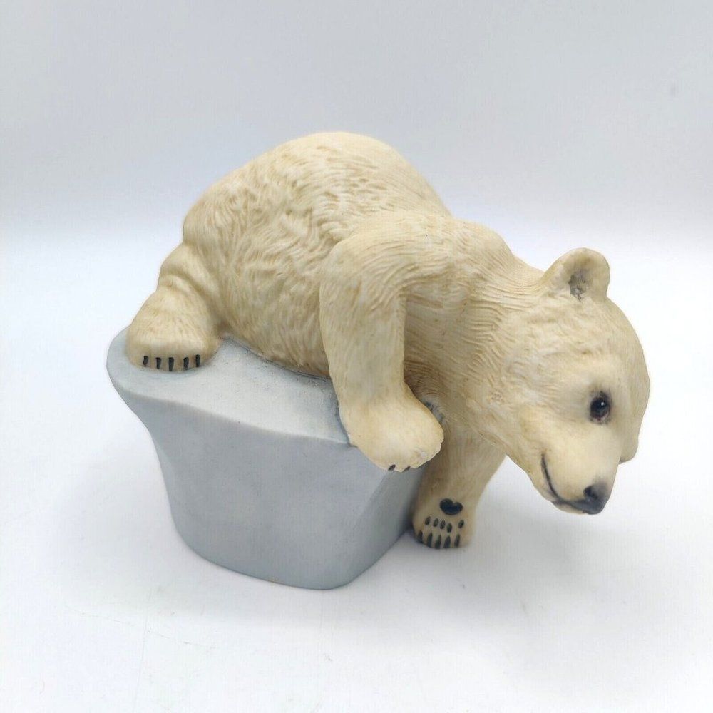 Polar Bear Figurine 1982 Franklin Mint Eva Dalberg Sculpture Statue Decor Gift
